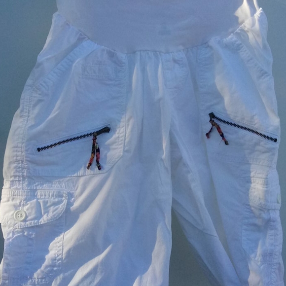 White Shorts Maternity Motherhood Size Medium - Picture 6 of 11